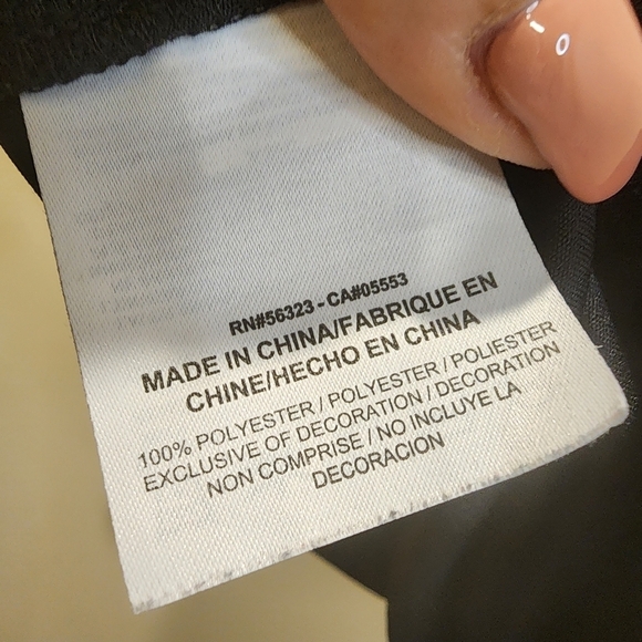 Nike women,s Black Athletic Short 3/4 sleeves size L - Picture 10 of 11